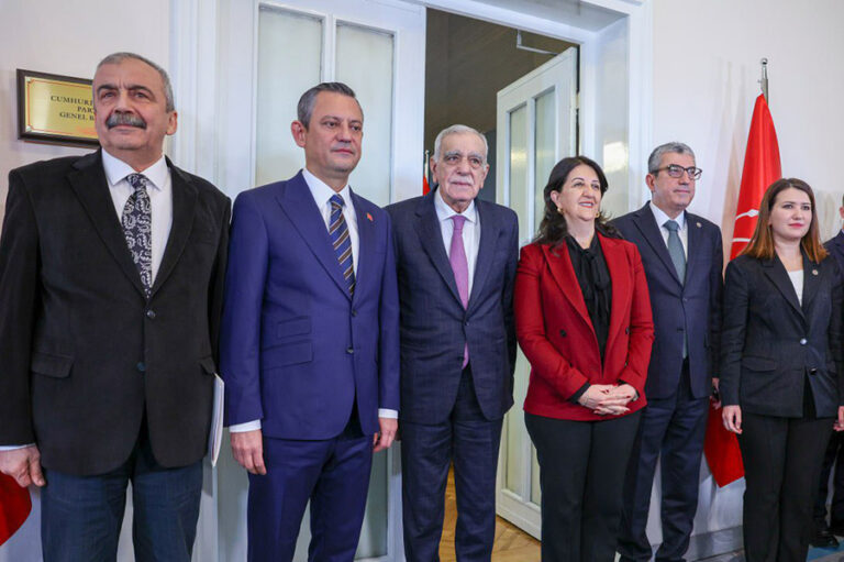 İmralı heyeti CHP’yi ziyaret etti; Özgür Özel’den ‘Meclis’ vurgusu