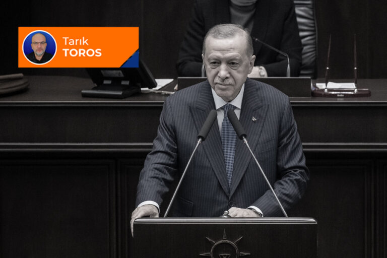 Aniden durup dedi ki: “O zehri yavaş yavaş zerk eder!”