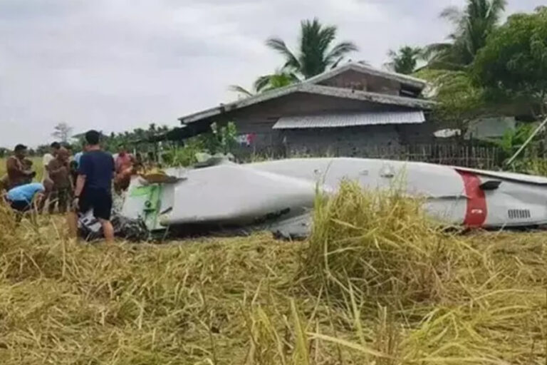 Filipinler’de uçak pirinç tarlasına düştü: 4 ölü