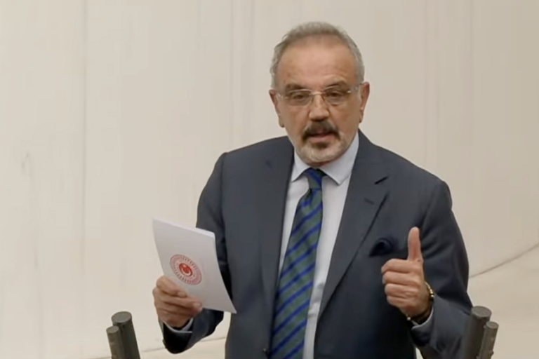 Sırrı Sakık, AKP’lilere Hüseyin Çelik’in sözlerini hatırlattı: “Bu günler geçecek, gideceksiniz!”