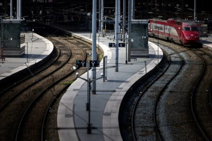 Paris’te İkinci Dünya Savaşı’ndan kalma bomba bulundu, tren seferleri aksadı
