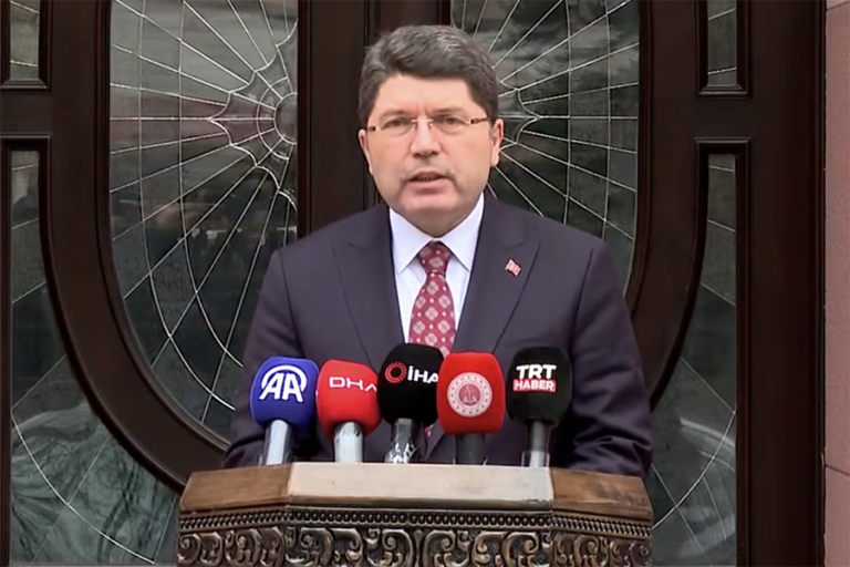 Yılmaz Tunç’tan ‘İmamoğlu’ açıklaması: “Soruşturmanın sonucu sükünetle beklenmeli”