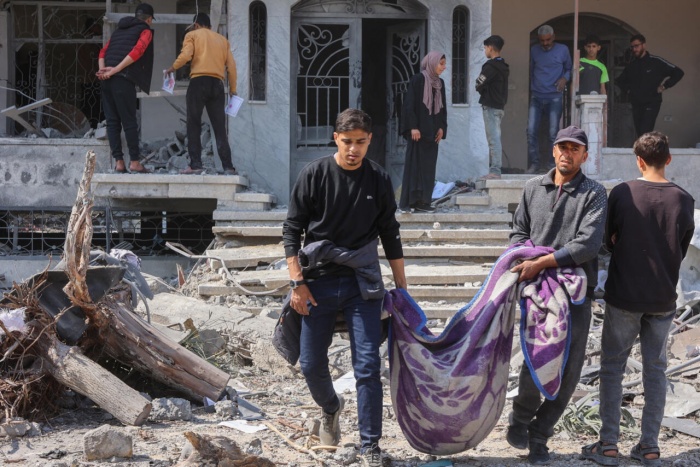 İsrail, Gazze’yi vurmaya devam ediyor: 70’den fazla ölü