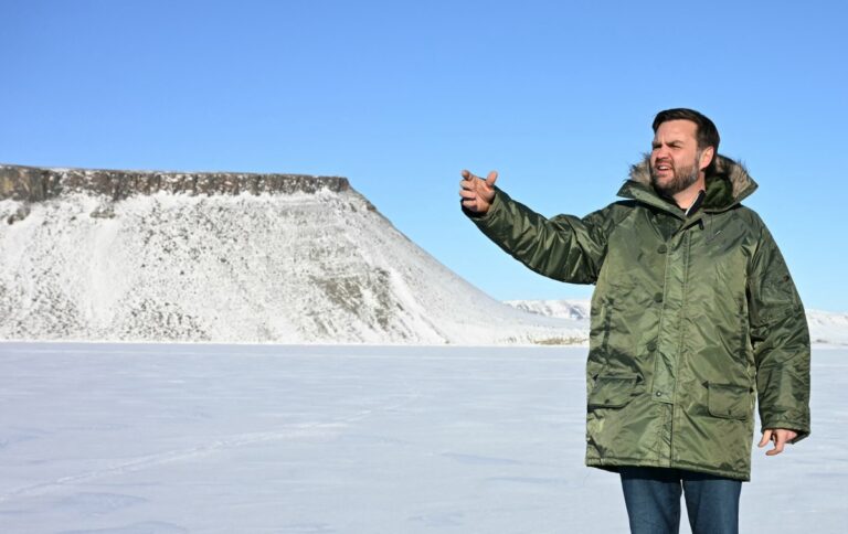 JD Vance Grönland’a gitti: “Ada, ABD güvenlik şemsiyesi altında olmalı”