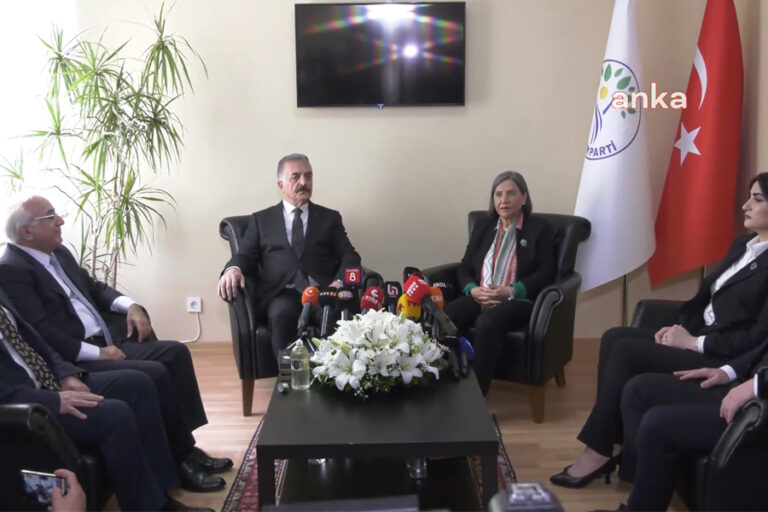 DEM Parti ve MHP ilk kez bayramlaştı