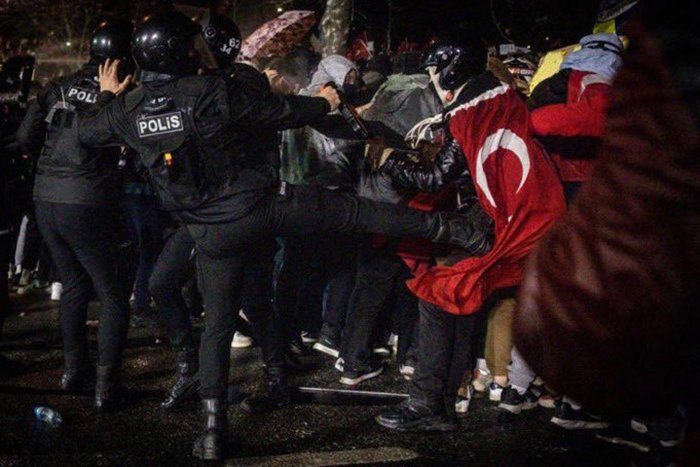 Polisten eylemci öğrencilere işkence: ”Çoğunun gözü, kulağı patlamış, vücutları yara bere içinde”