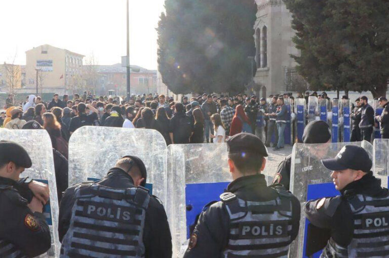 Şişli’de öğrencilere polis müdahalesi: 3’ü avukat en az 80 gözaltı!