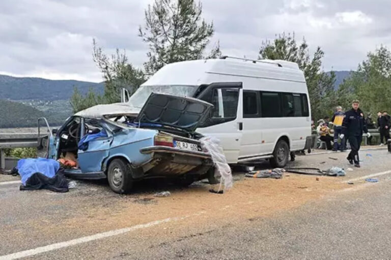 Adana’da feci kaza: Aynı aileden 5 kişi öldü