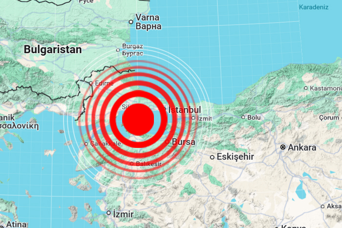İstanbul’da 6,2’lik deprem; vatandaşlar sokakta