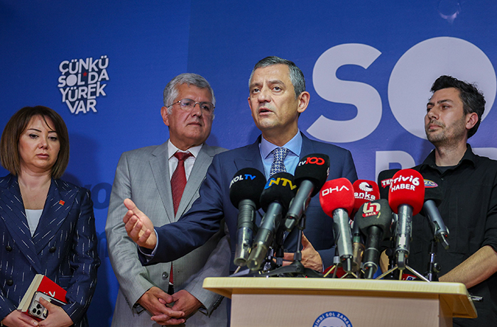 Özgür Özel: “Yerel seçim sandığına, gelecekteki seçime darbe yapıyorlar”