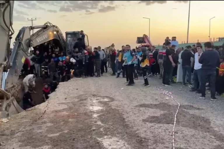 Şanlıurfa’da kanalizasyon kazısında göçük: 3 işçi hayatını kaybetti