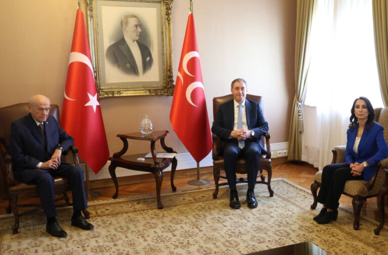 Bahçeli, heyeti kapıda karşılamıştı; DEM Parti-MHP görümesi bitti