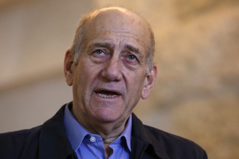 Eski İsrail Başbakanı Ehud Olmert: “İsrail Gazze’de savaş suçları işliyor”