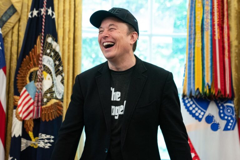 Elon Musk, Trump’a Oval Ofis’te veda etti: “Dost ve danışman olarak kalacağım”