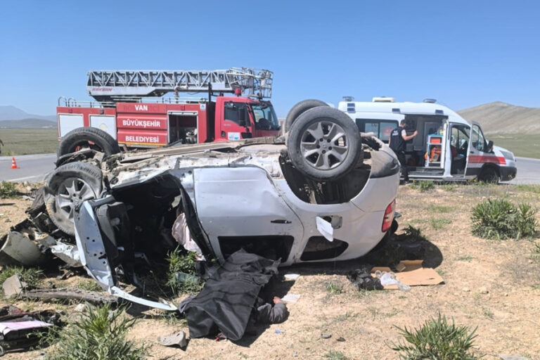 Van’da katliam gibi kaza: 4 ölü, 2 yaralı