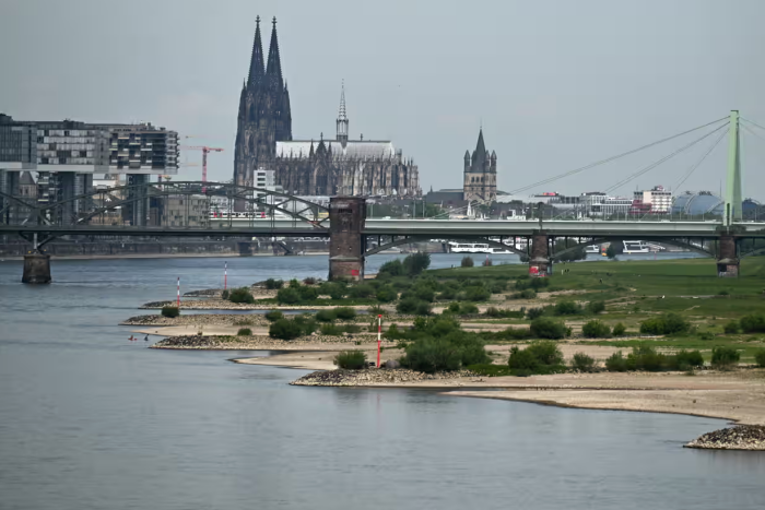 Köln’de İkinci Dünya Savaşı’ndan kalan 3 bomba alarmı; 20 bin kişi tahliye edildi