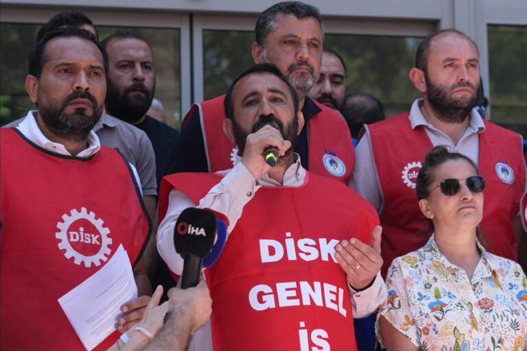 İzmir’de grev kararı alan sendika yöneticisinin eşi dahil 58 akrabası belediye çalışanı çıktı