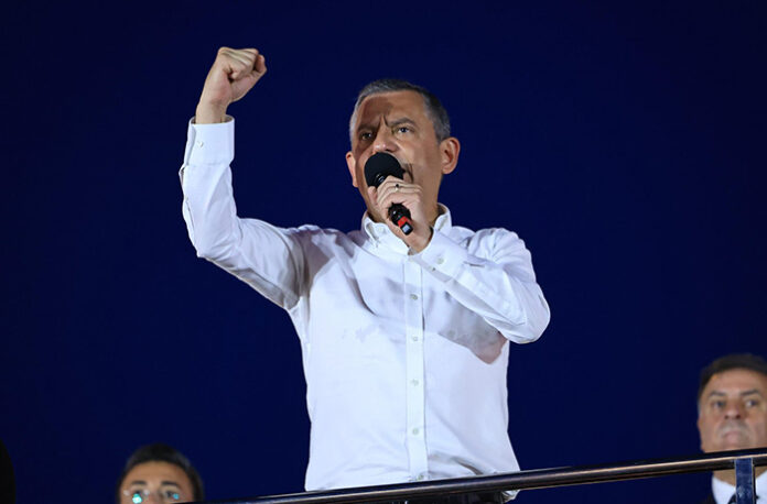 ozgur-ozel-0406