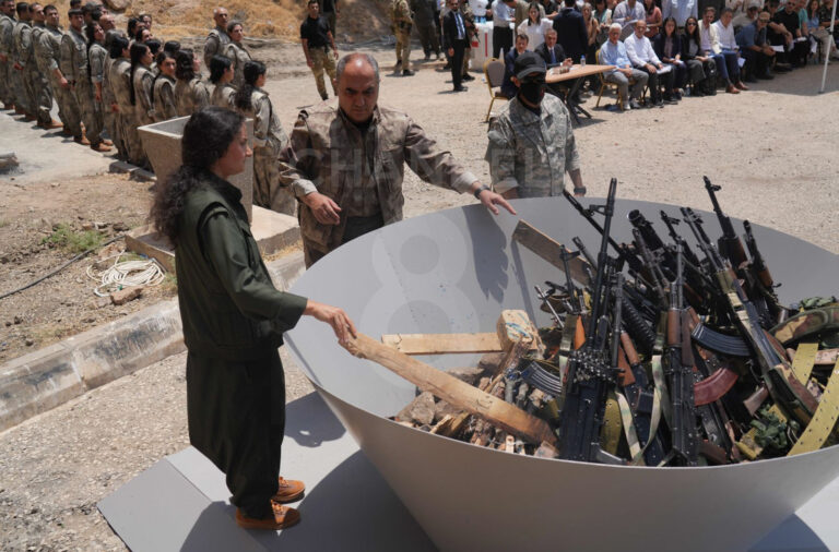 PKK silah bıraktı; işte ilk fotoğraflar