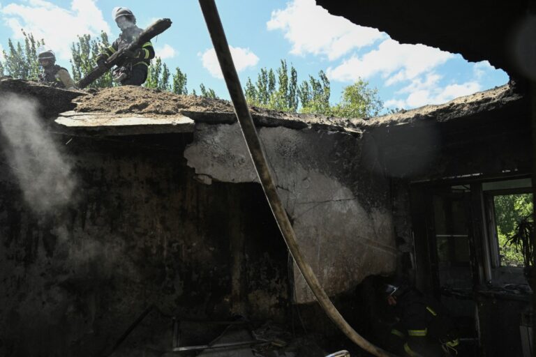 Rus ordusu Ukrayna’da ilerlemeye devam ediyor; Donetsk’te hat yarıldı iddiası