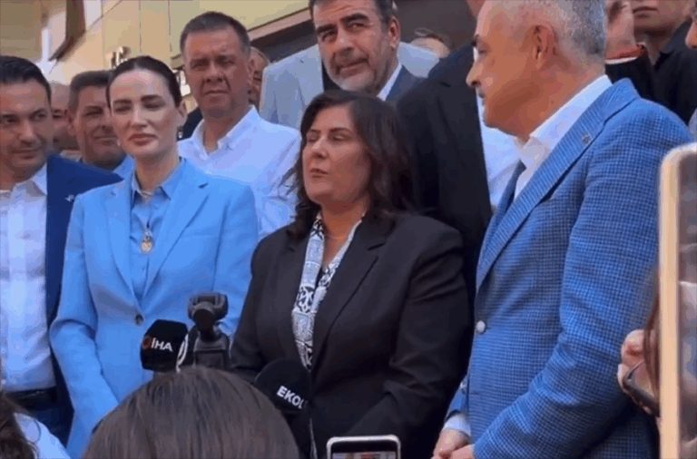 Özlem Çerçioğlu, AKP’lilerle buluştu: “Rozetim yok, alnım ak!”