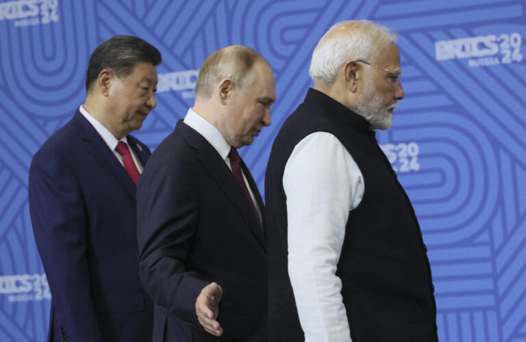 Modi 7 yıl aradan sonra Çin’e gidiyor; Xi ve Putin ile görüşecek
