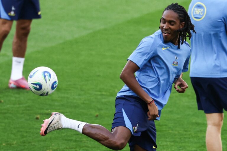 Djed Spence, İngiltere A milli takımında oynayan ilk müslüman futbolcu olacak