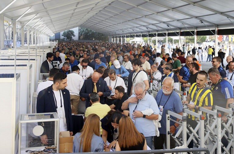 Fenerbahçe’de seçim günü; iki aday yarışıyor, oy verme işlemi başladı