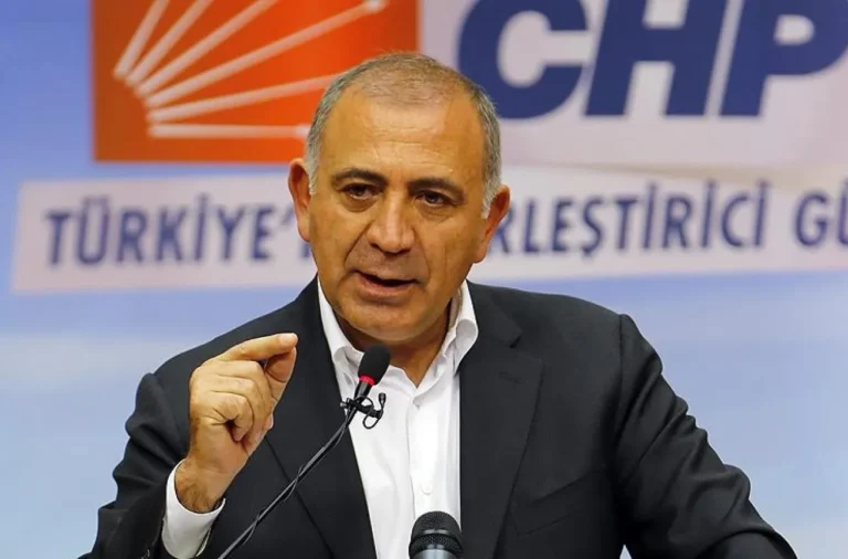 Gürsel Tekin: “Binaya gitmek şart değil, göreve başladık”