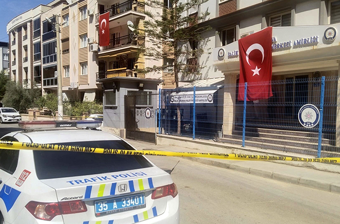 İki polisi şehit eden 16 yaşındaki saldırganın ifadesi: “Önce bir bara saldırmayı düşündüm”