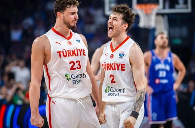 İsveç’i de devirdi; 12 Dev Adam, çeyrek finalde!