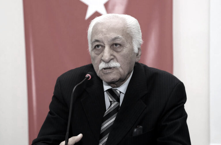Şair ve yazar Yavuz Bülent Bakiler, 89 yaşında vefat etti