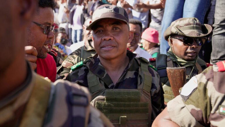 Madagaskar’da ordu yönetime el koydu: AYM, CAPSAT’ın komutanını cumhurbaşkanı ilan etti