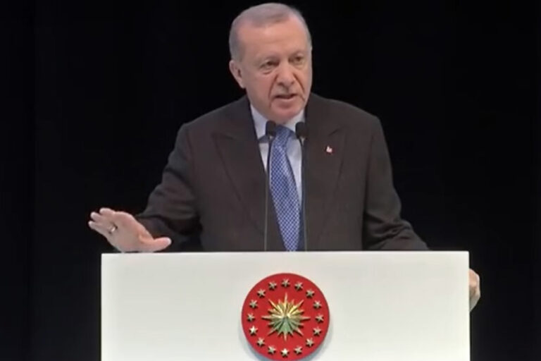 Erdoğan: ”25 yıl önce toplu iğne üretemiyorduk şimdi silah üretiyoruz”