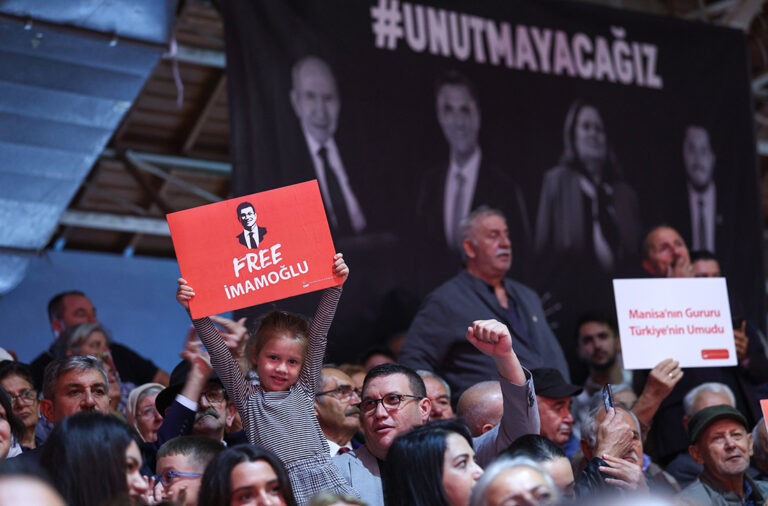 Özgür Çelik, kongrede konuştu: “CHP’de bir tarafta ceberut iktidara teslim olmuş 3-5 kişi var”