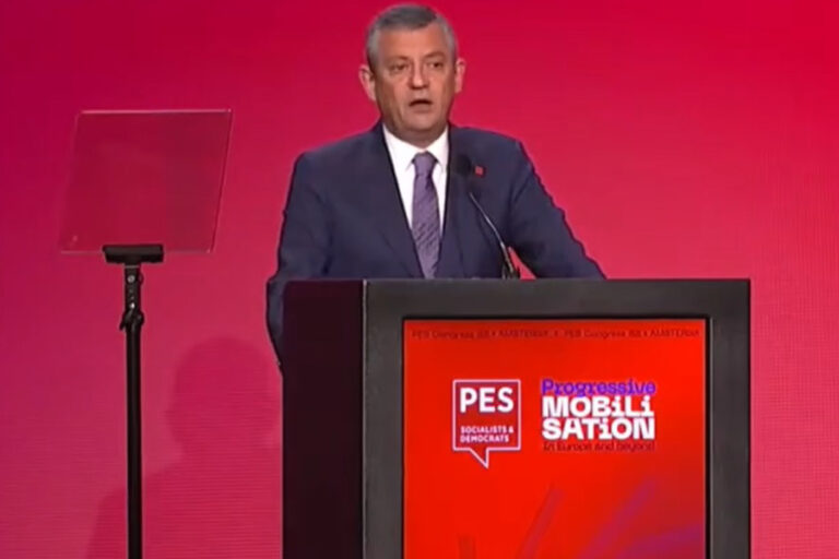 Özgür Özel, Amsterdam’da PES kongresinde konuştu: ”İktidar fevkalade inovatif bir darbe yapmayı başardı”