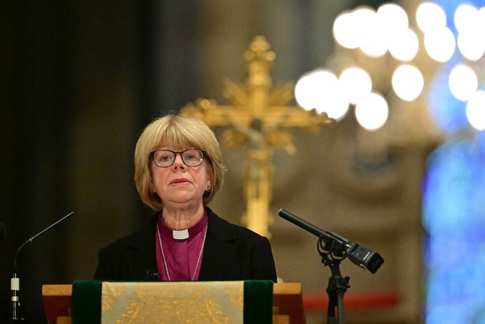 İngiltere Kilisesi’nin başına Sarah Mullally atandı; Anglikanların ilk kadın lideri oldu