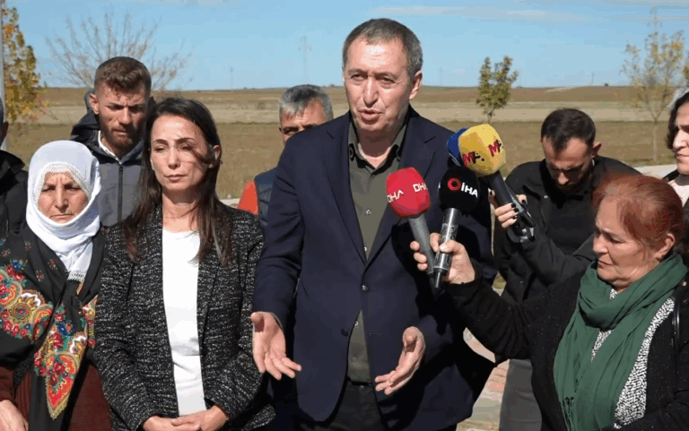 Tuncer Bakırhan: “Bir barış süreci varsa, tutsak arkadaşlarımızın serbest bırakılması gerekiyor”