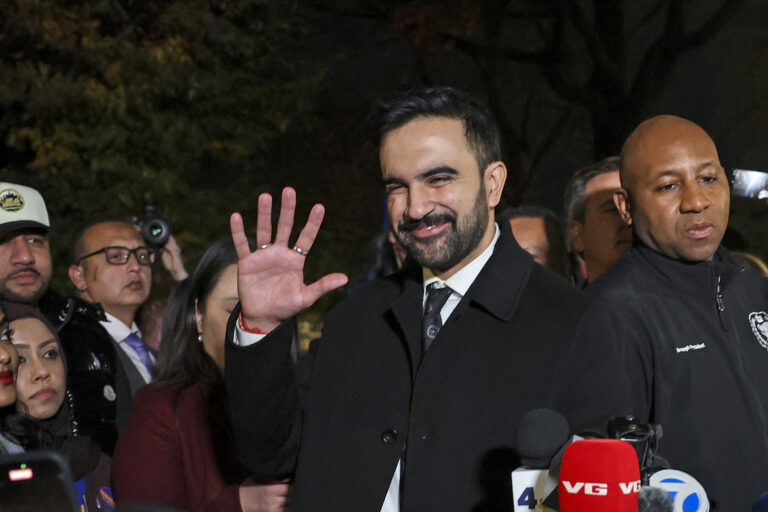 New York’da oy verme işlemi başladı; ilk kez bir müslümanın belediye başkanı olması bekleniyor