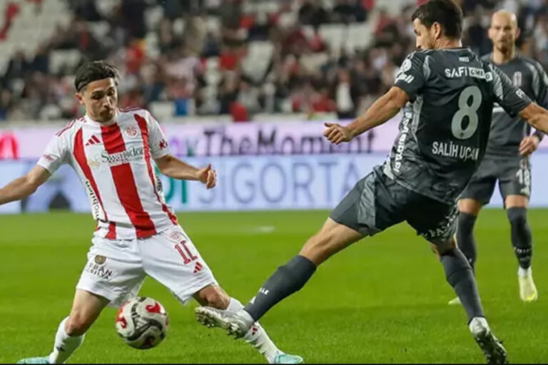 Beşiktaş, Antalyaspor deplasmanından 3 puanla döndü