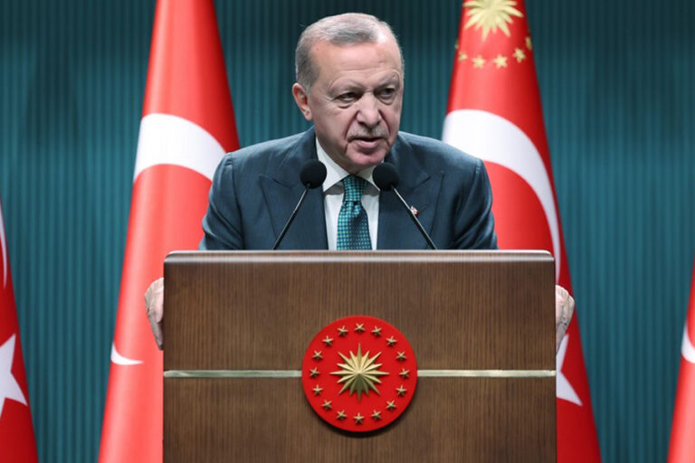 Erdoğan’dan Bahçeli’ye teşekkür Özel’e tepki: ”Yüz yıllık partiyi küçük düşürdü”