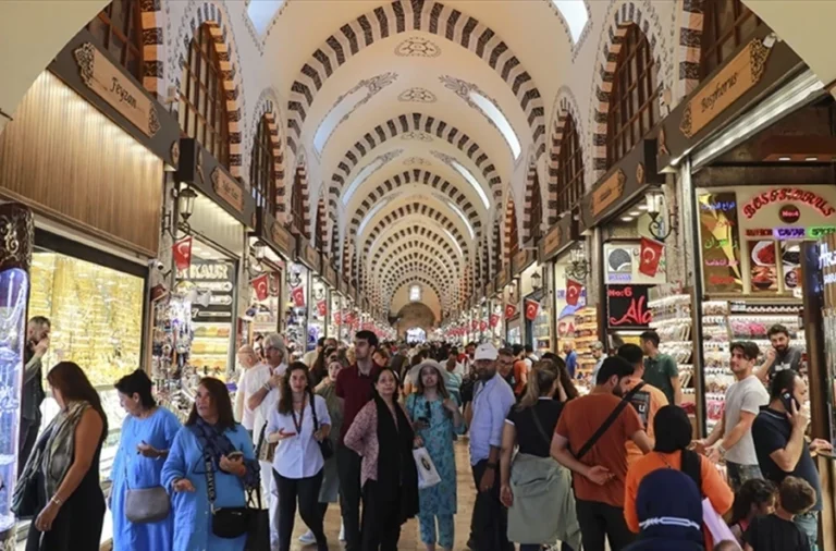 Kapalıçarşı’ya ‘dolandırıcılık, kara para aklama’ operasyonu; 76 gözaltı