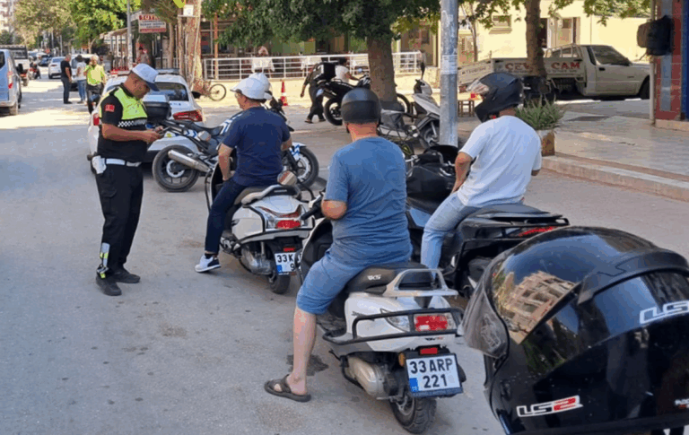 Bisiklet ve motosiklet sürücülerinin ‘kask ve koruyucu eldiven’ takması zorunlu hale geldi