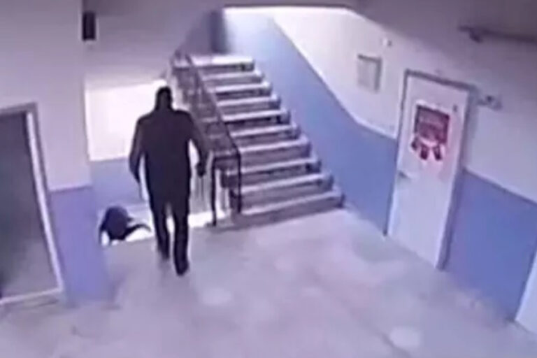 Otizmli öğrenciyi merdivenlerden iten okul müdürü gözaltına alındı