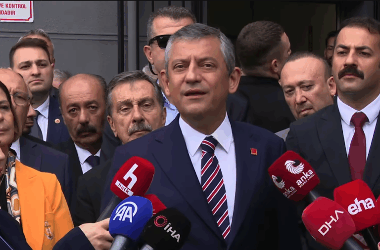 Özgür Özel: “Akın Gürlek, başsavcıyken de 10 ay boyunca Eti Maden’den maaş aldı”