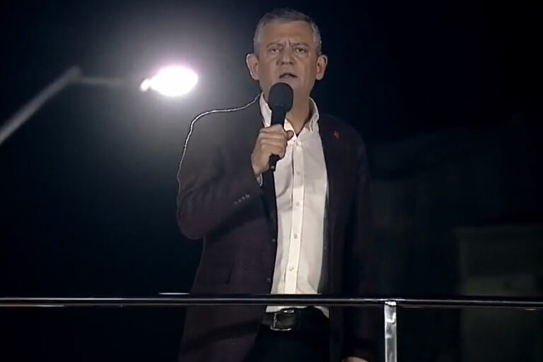 Özgür Özel, Sırrı Süreyya Önder’in anısını aktardı: ”Akın Gürlek’i sen bilmezsin, sırıttı bastı 3,5 yıl cezayı”