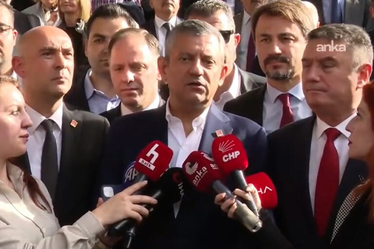 Yavaş’a soruşturma iznine Özgür Özel’den tepki: ”İmamoğlu’nda sonra Mansur Yavaş’ı da hedefe koymaya çalışıyorlar”