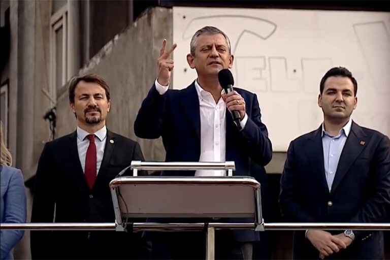 Özgür Özel’den Ali Yerlikaya iddiası: ”Bakan yardımcılarına operasyon yapıp sözde bize bilgi sızdırıyor”