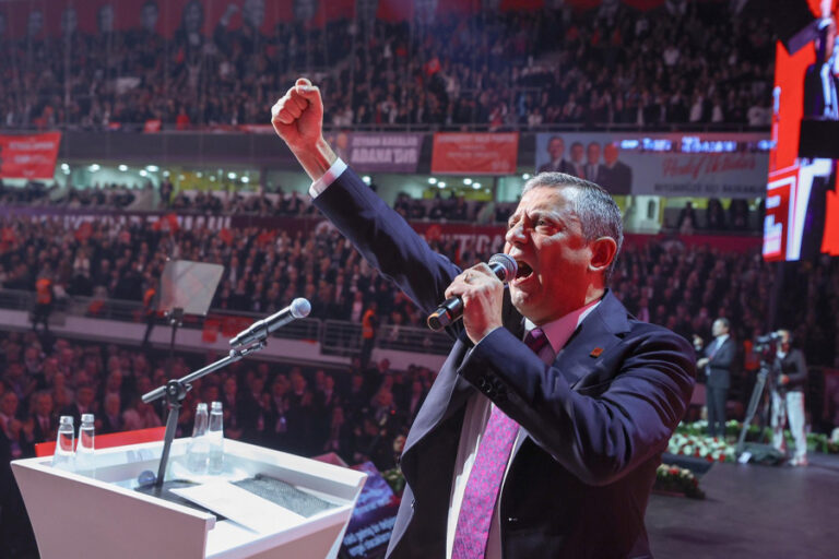 Özgür Özel 4. kez CHP Genel Başkanı seçildi