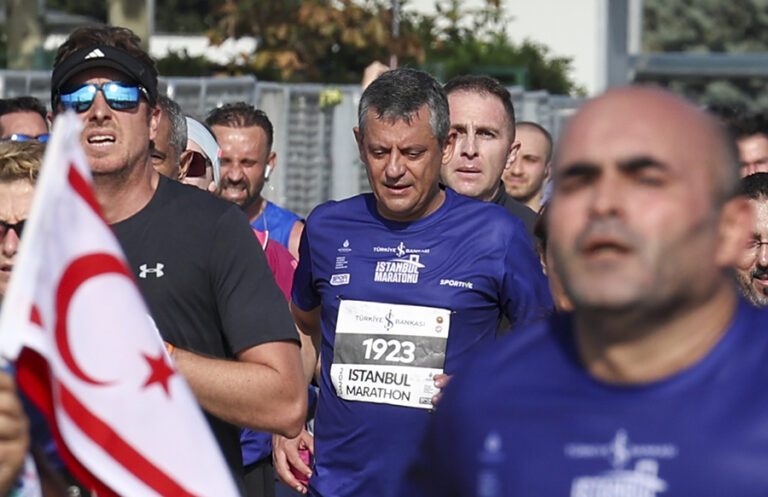 Özgür Özel, maratonda 15,5 km koştu: “İmamoğlu’nu soruyorlar, çıkacak diyoruz”